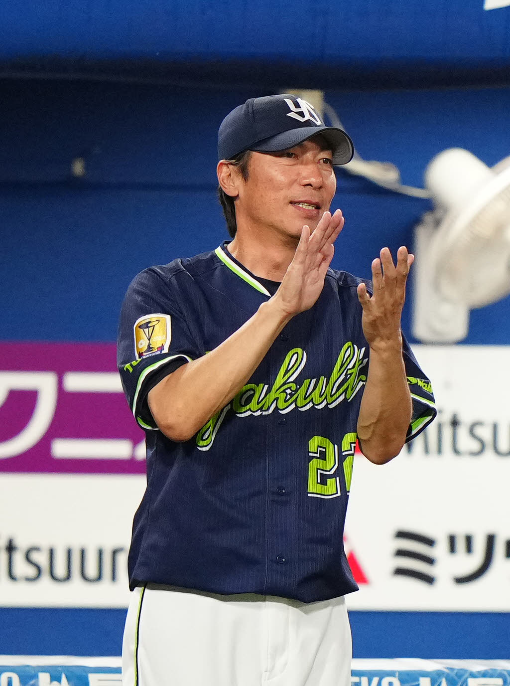 DeNA対ヤクルト　試合後、勝利を喜ぶヤクルト高津監督（撮影・江口和貴）