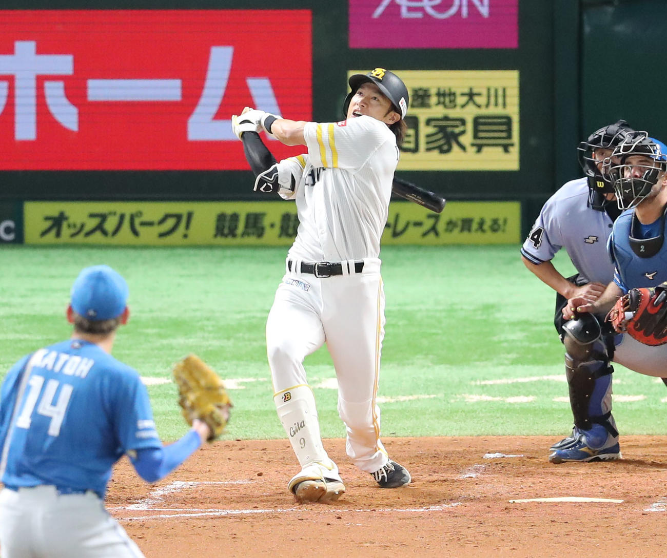 ソフトバンク対日本ハム　3回裏ソフトバンク2死二塁、柳田は右越えに先制となる2点本塁打を放つ（撮影・梅根麻紀）