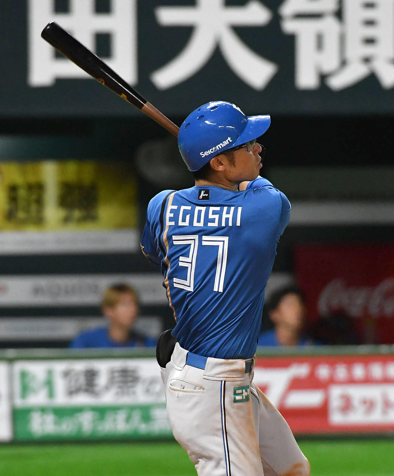 ソフトバンク対日本ハム　7回表日本ハム2死、江越は左越え本塁打を放つ（撮影・岩下翔太）
