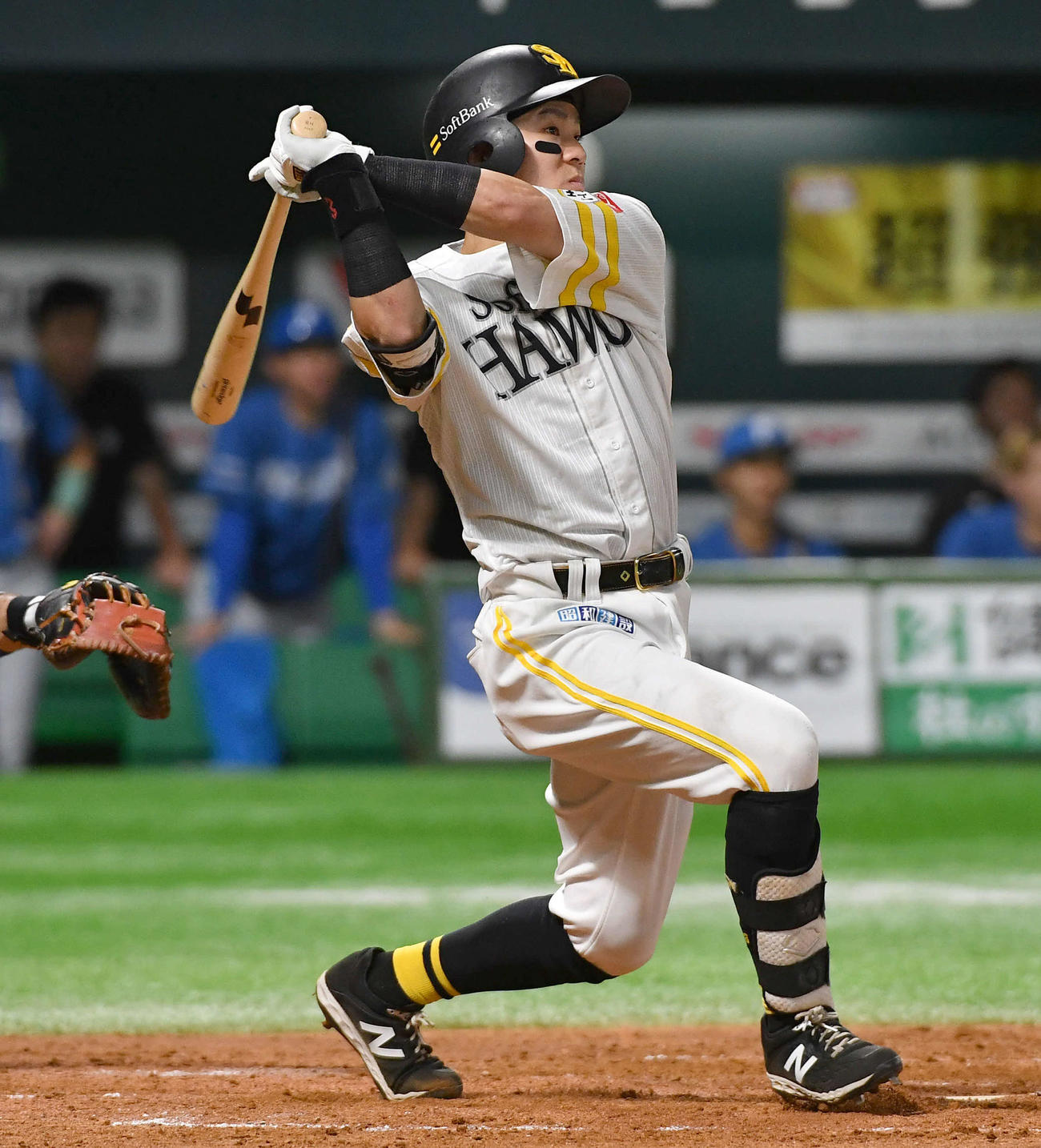ソフトバンク対日本ハム　4回裏ソフトバンク無死、牧原大は右越え本塁打を放つ（撮影・岩下翔太）