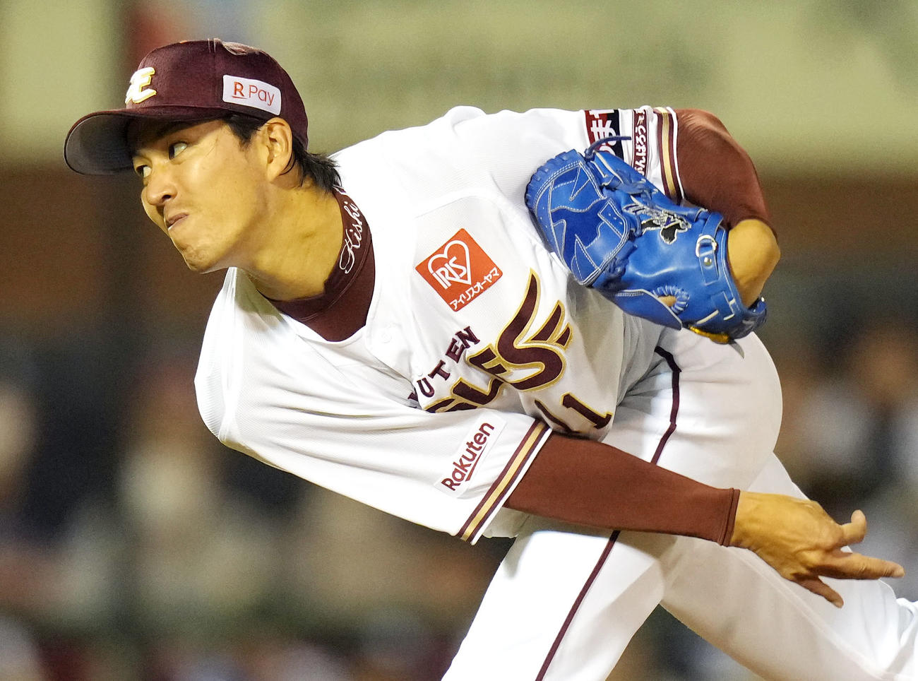 楽天対オリックス　8回表、力投する楽天先発岸（撮影・狩俣裕三）