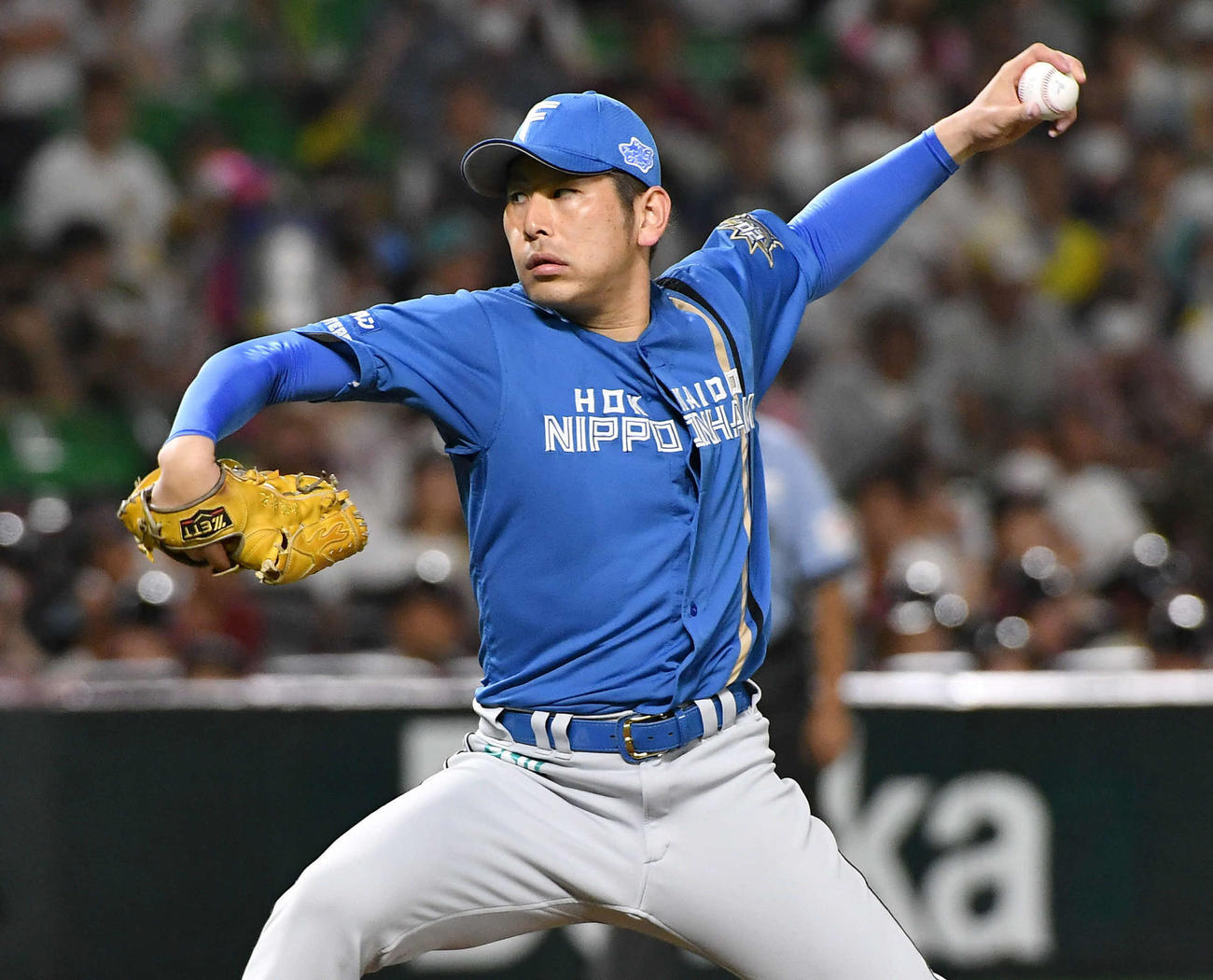 ソフトバンク対日本ハム　力投する日本ハム先発の加藤貴（撮影・岩下翔太）