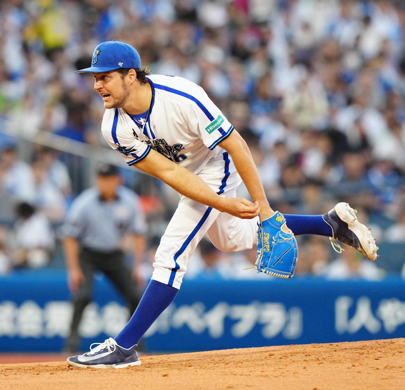 DeNA対ヤクルト　DeNA先発のバウアー（撮影・江口和貴）