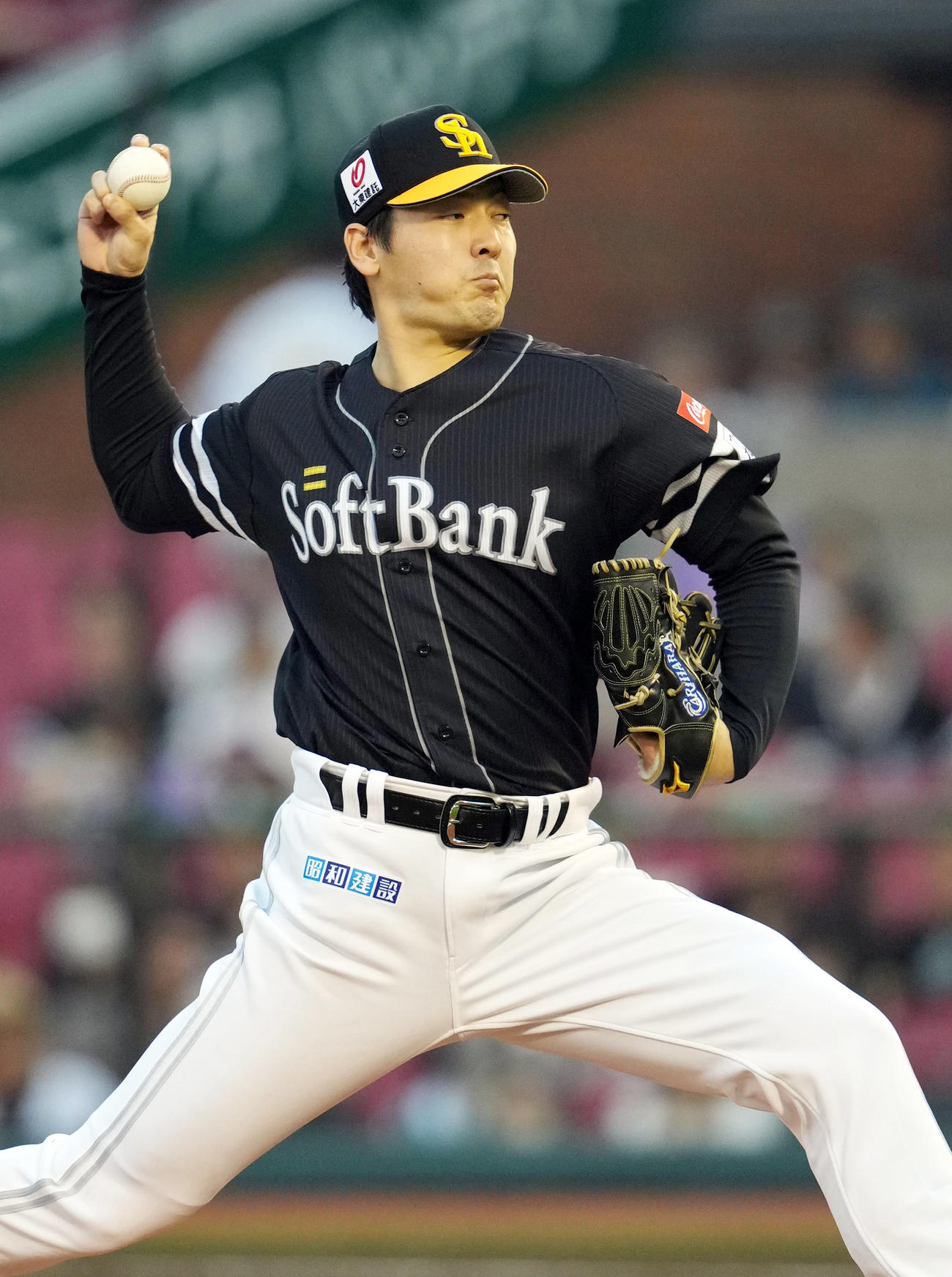 楽天対ソフトバンク　ソフトバンク先発の有原（撮影・狩俣裕三）