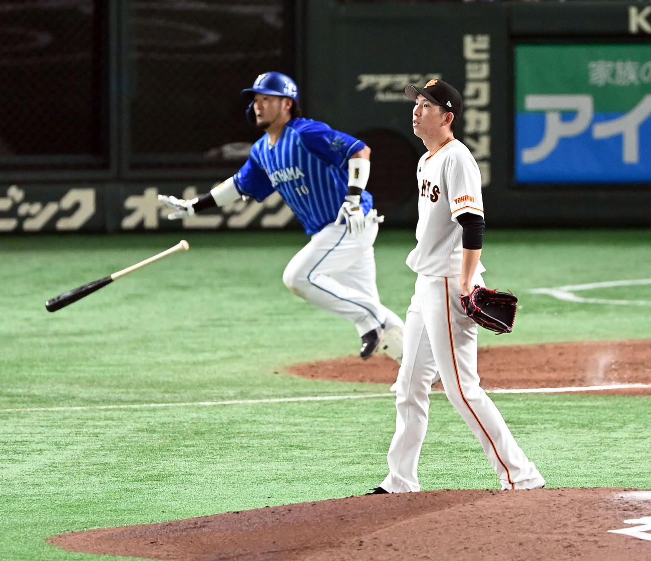 巨人対DeNA 7回裏DeNA1死、戸柱に勝ち越しのソロ本塁打を浴びる戸郷（撮影・たえ見朱実）