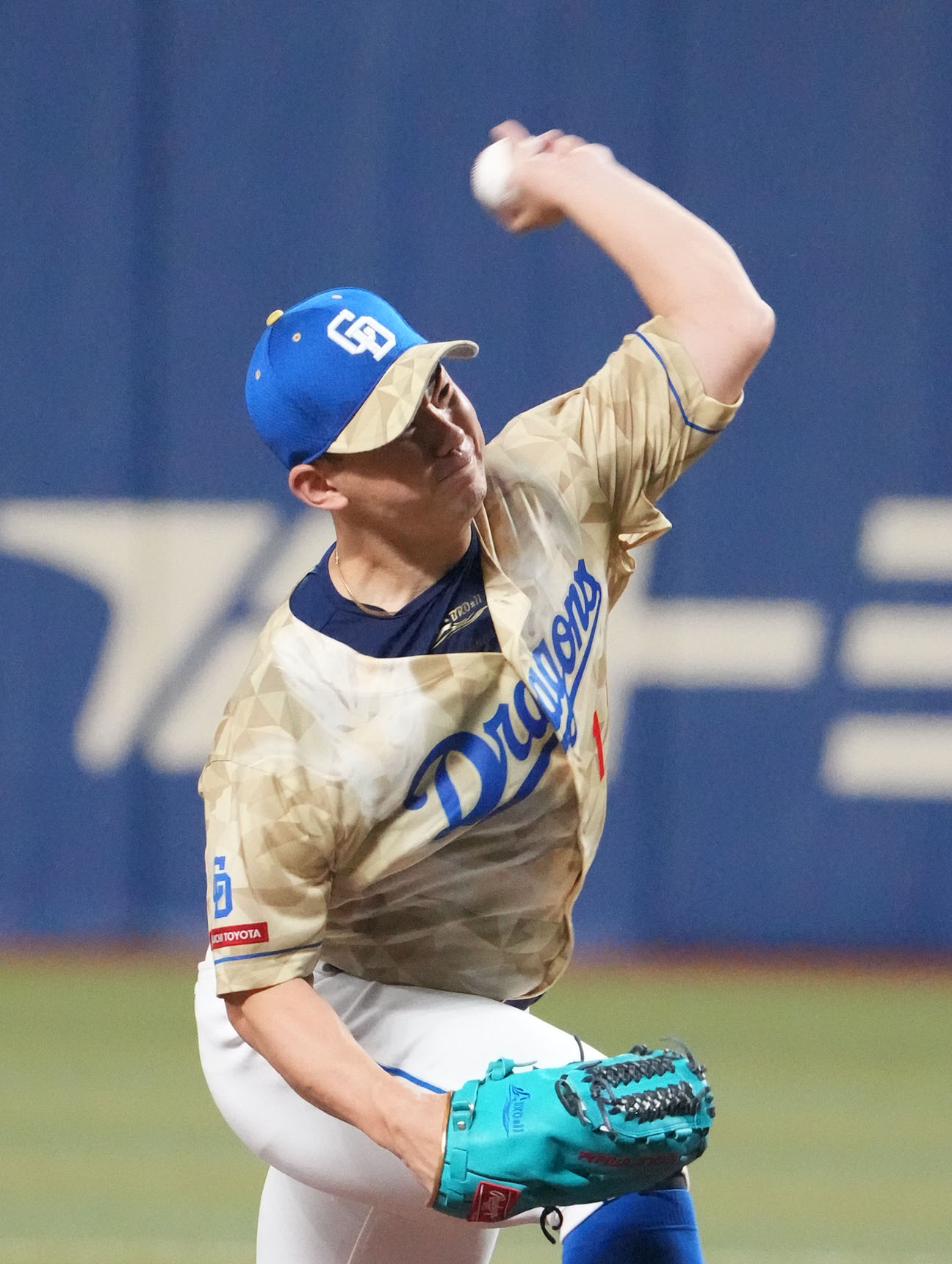 中日対広島　5回表、力投する中日先発の小笠原（撮影・森本幸一）