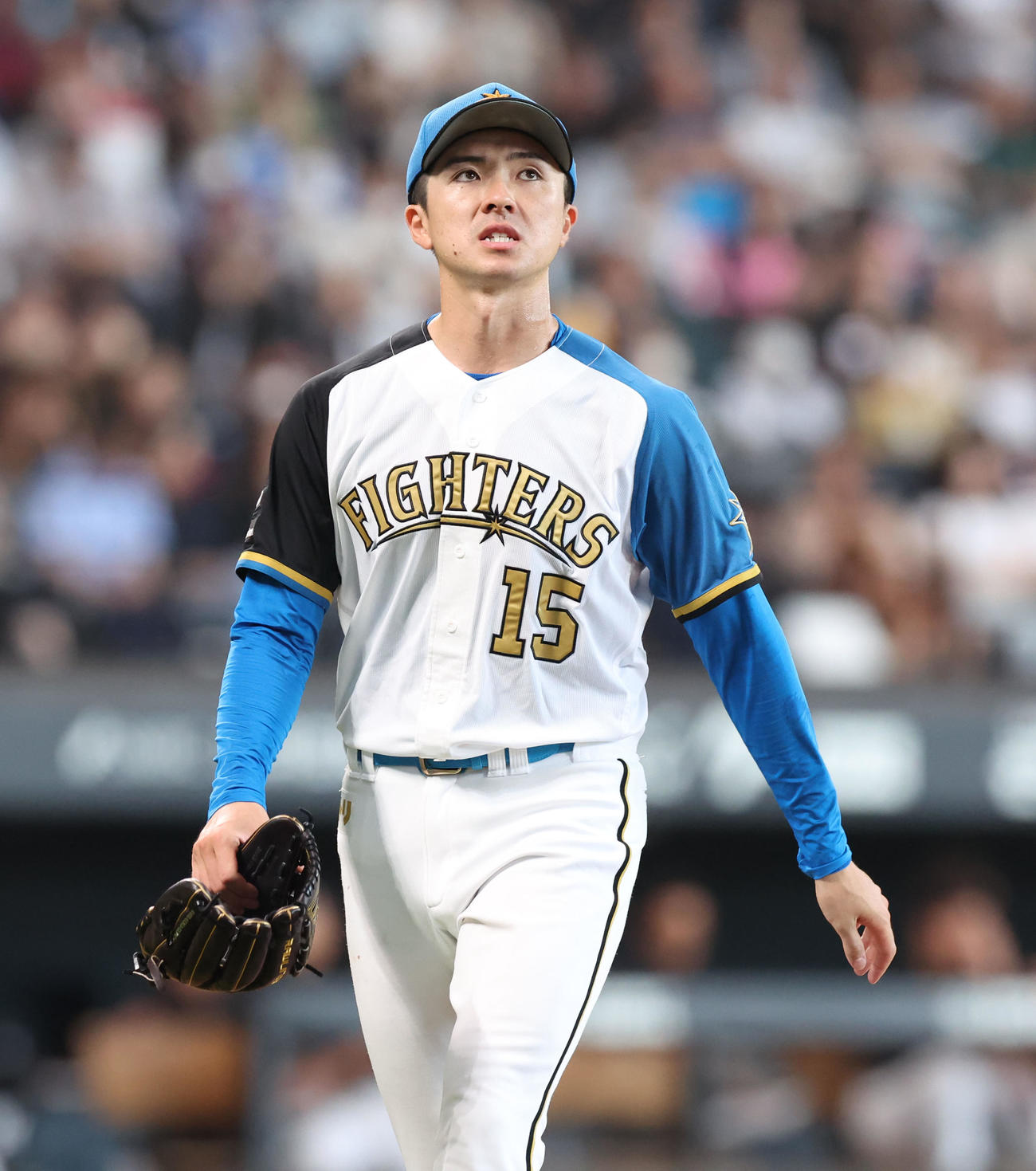 日本ハム対ロッテ　7回表途中で降板する上沢（撮影・佐藤翔太）