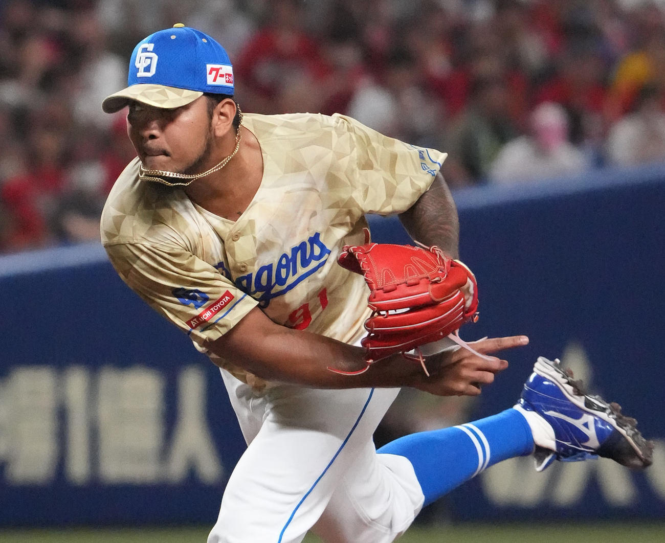 中日対広島　初勝利を挙げた中日先発のメヒア（撮影・森本幸一）
