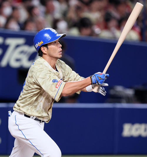 中日】福田永将が代打で球団通算8999号本塁打「シンプルにバットを振る