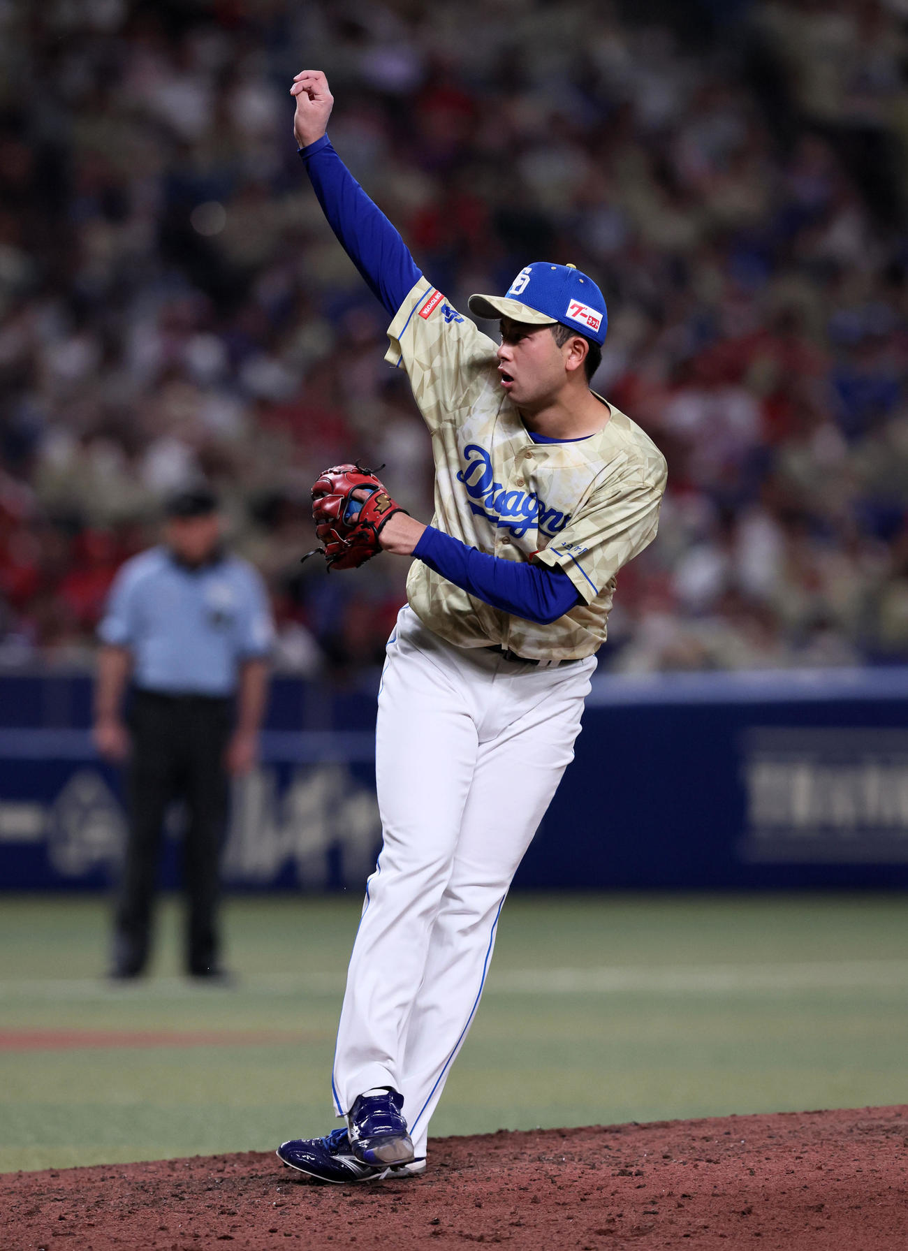 中日対広島　8回表、中日3番手で登板する松山（撮影・加藤哉）