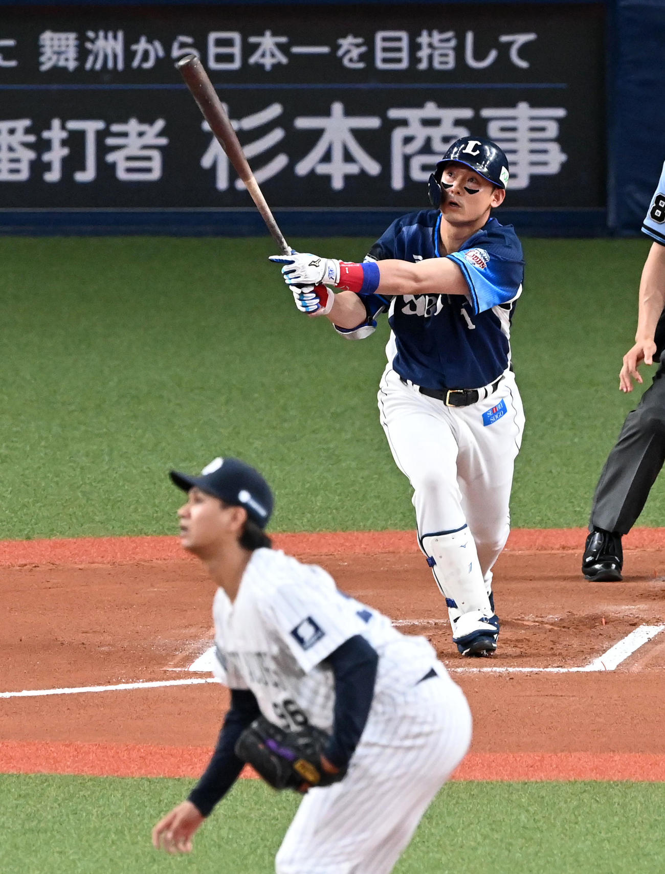 オリックス対西武　6回表西武無死、栗山は右越え本塁打を放つ。投手宇田川（撮影・前岡正明）