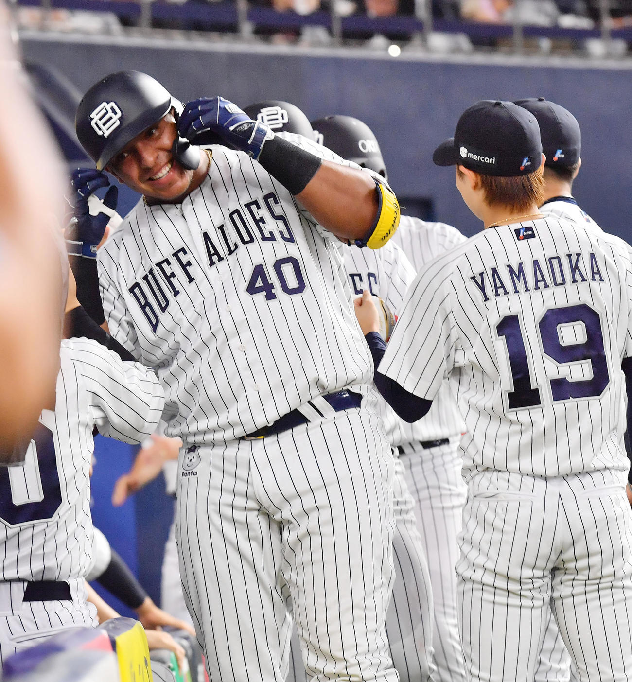 オリックス対西武　3回裏オリックス1死一、三塁、左中間に3点本塁打を放ちポーズを取るセデーニョ（撮影・和賀正仁）