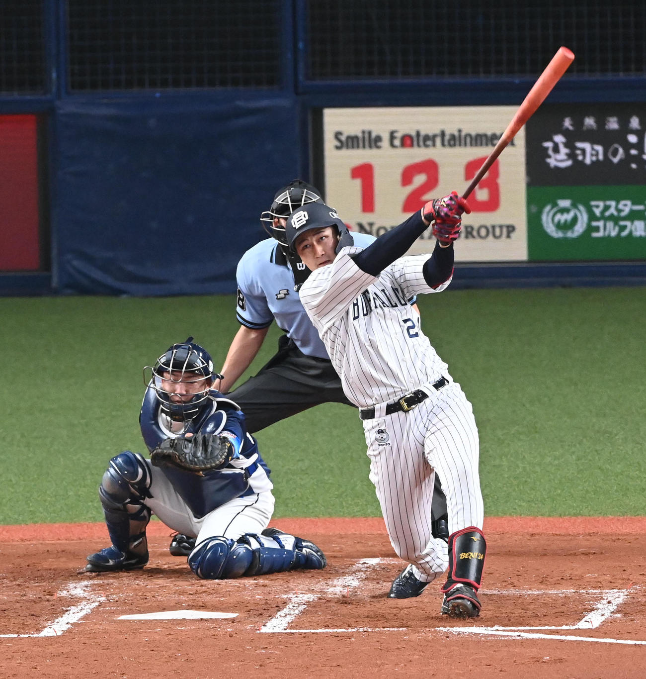オリックス対西武　3回裏オリックス1死一、二塁、紅林は右翼へ適時三塁打を放つ（撮影・前岡正明）
