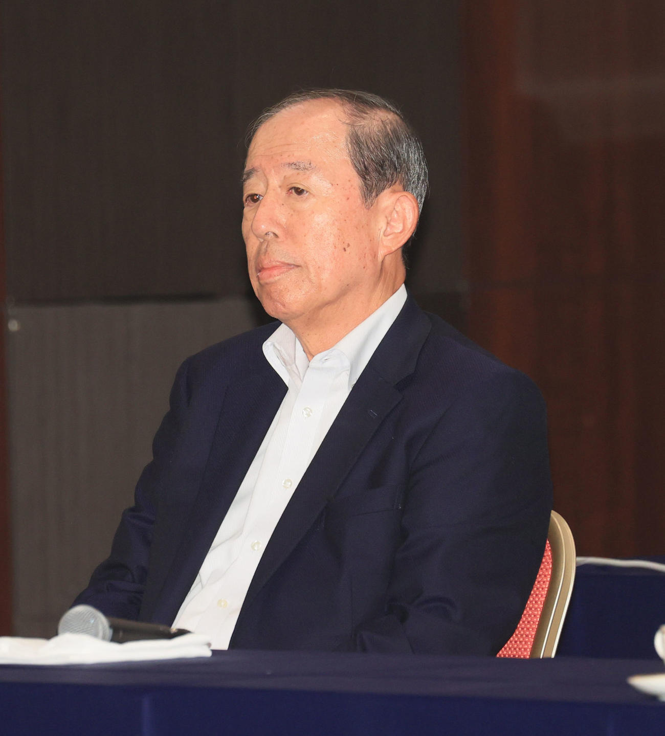 会議に出席するオリックス井上亮オーナー（代表撮影）