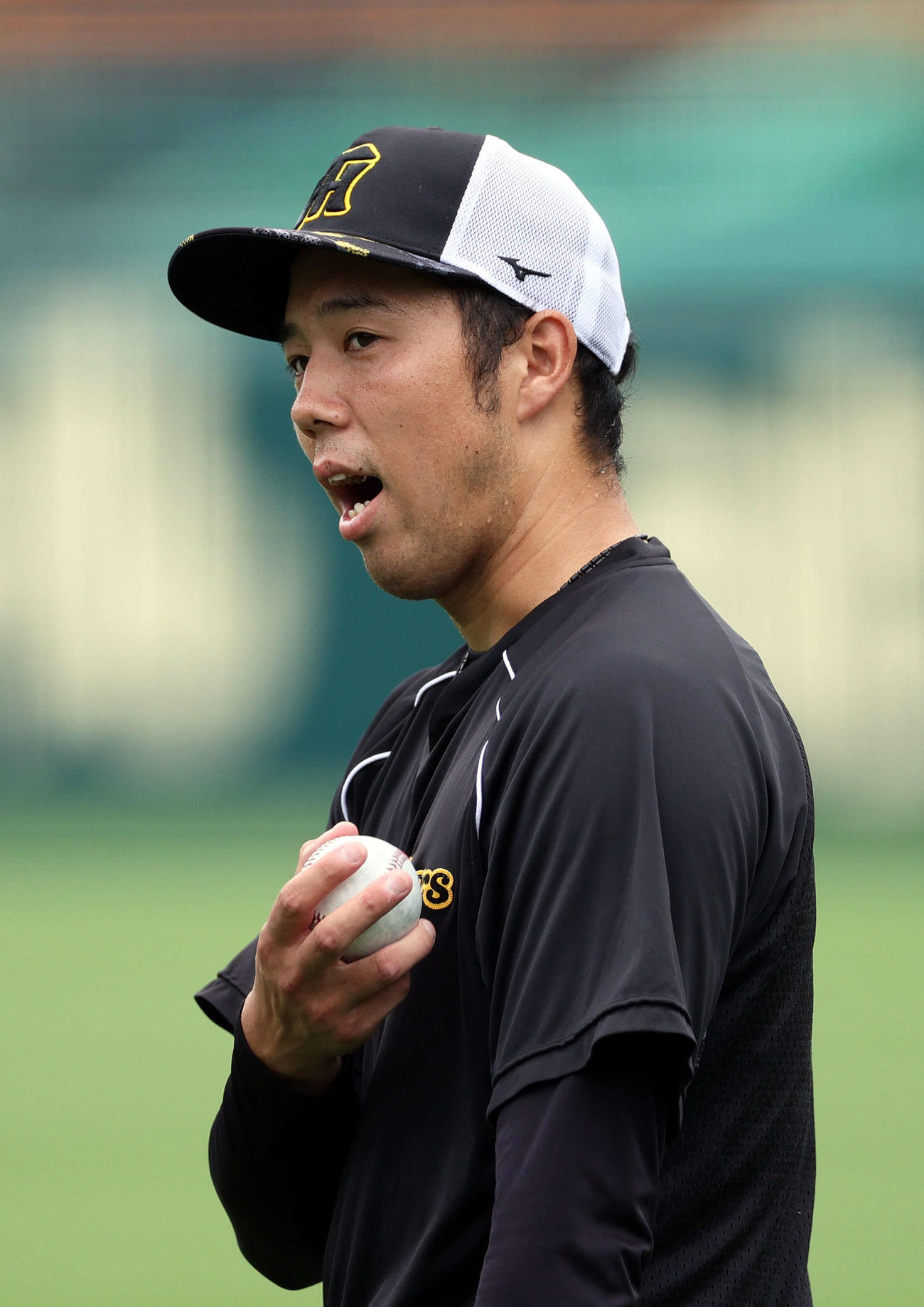 投手指名練習で汗を流す阪神青柳（撮影・上山淳一）