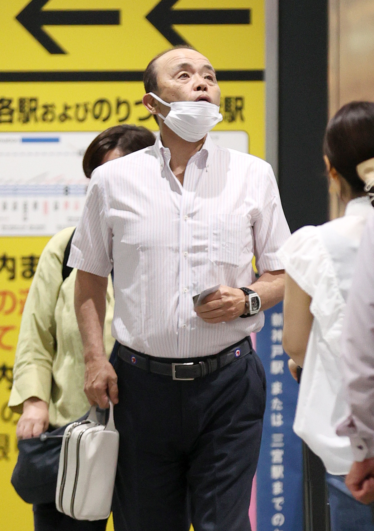 DeNA戦に向け岡山へ移動する岡田監督