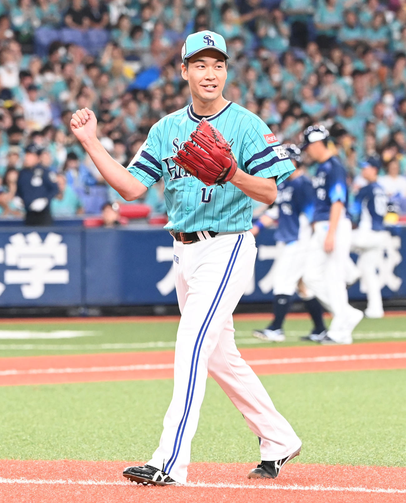 ソフトバンク対西武　5回表西武1死満塁、岸を遊ゴロ併殺に打ち取り声をあげる武田（撮影・和賀正仁）