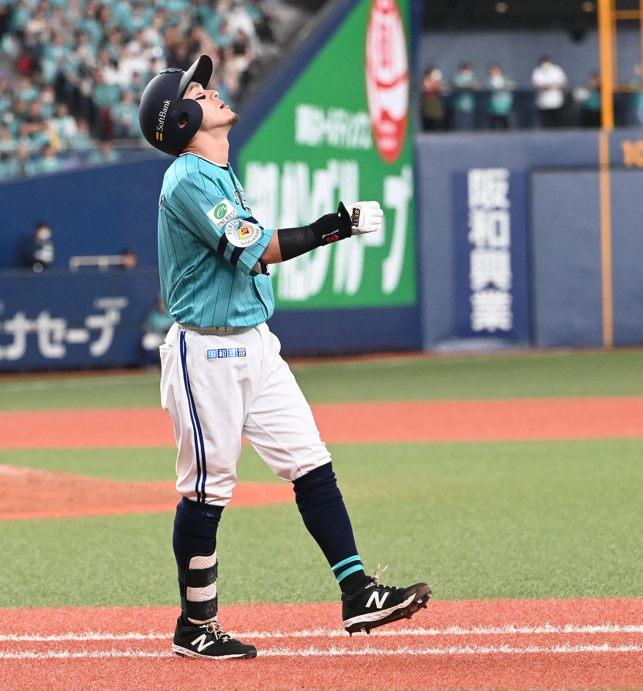 ソフトバンク対西武　9回裏ソフトバンク2死一、三塁、遊直に倒れた牧原大（撮影・和賀正仁）