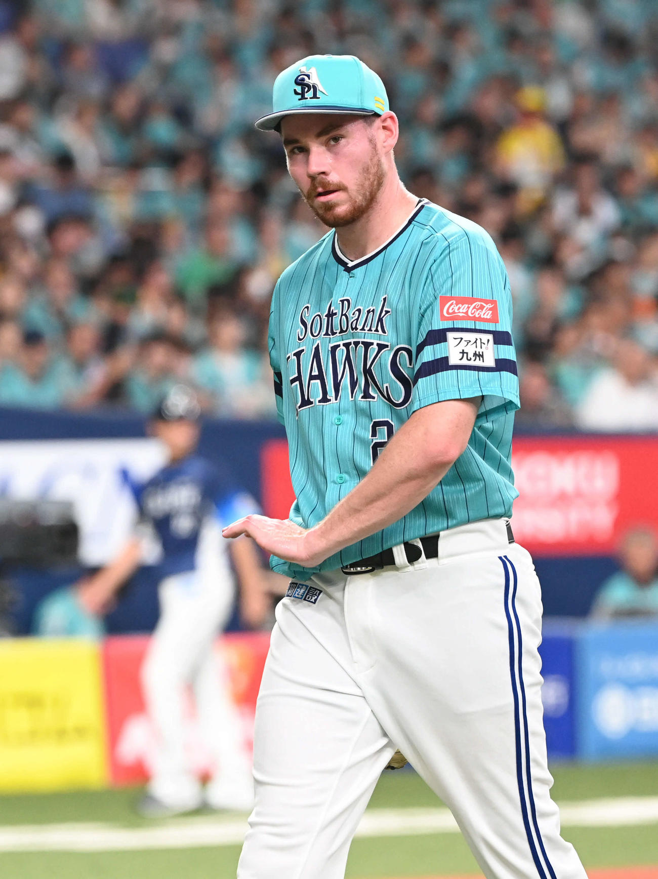 ソフトバンク対西武　2回に失点しベンチに引き揚げるスチュワート（撮影・和賀正仁）
