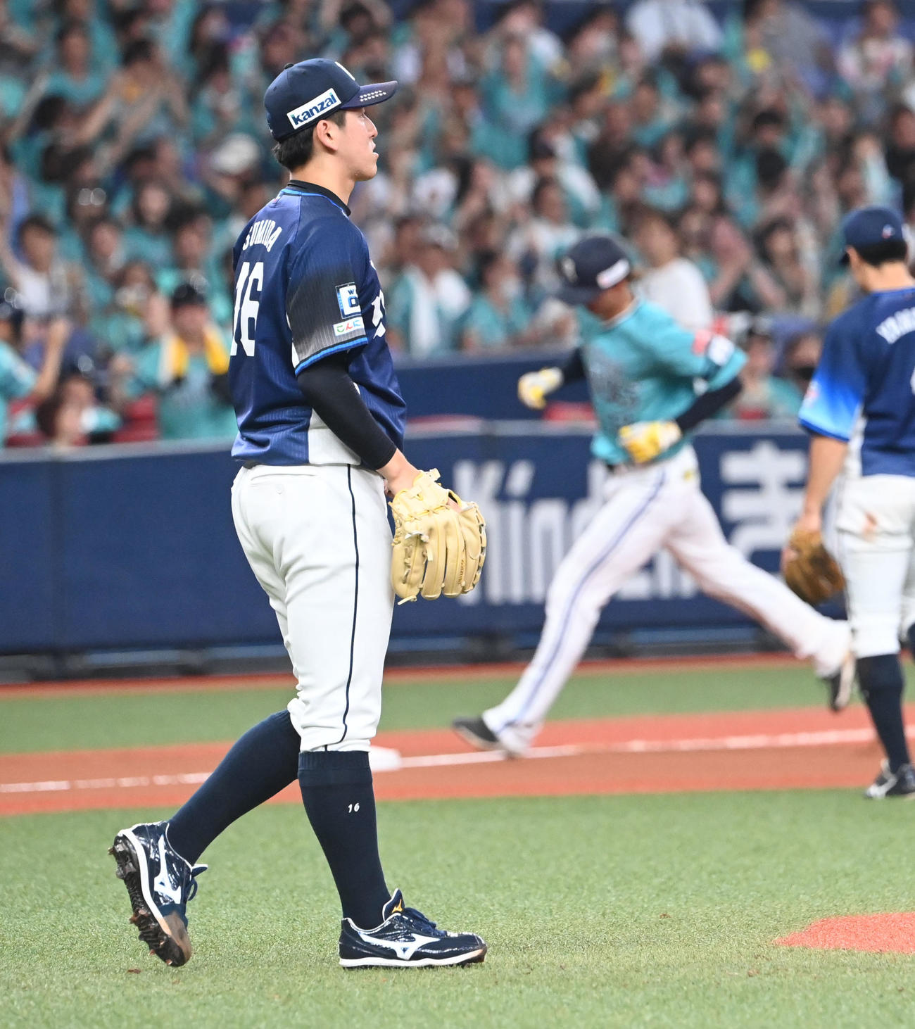 ソフトバンク対西武　6回裏ソフトバンク無死、三森にソロ本塁打を浴びる隅田（撮影・和賀正仁）