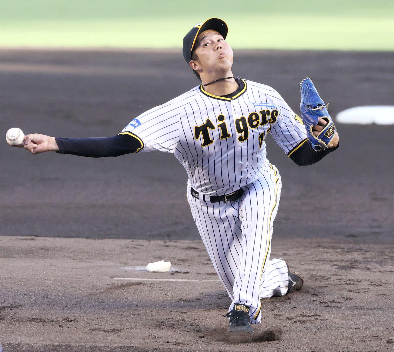 阪神対DeNA 7回2失点で3勝目を挙げた阪神先発の青柳（撮影・上山淳一）