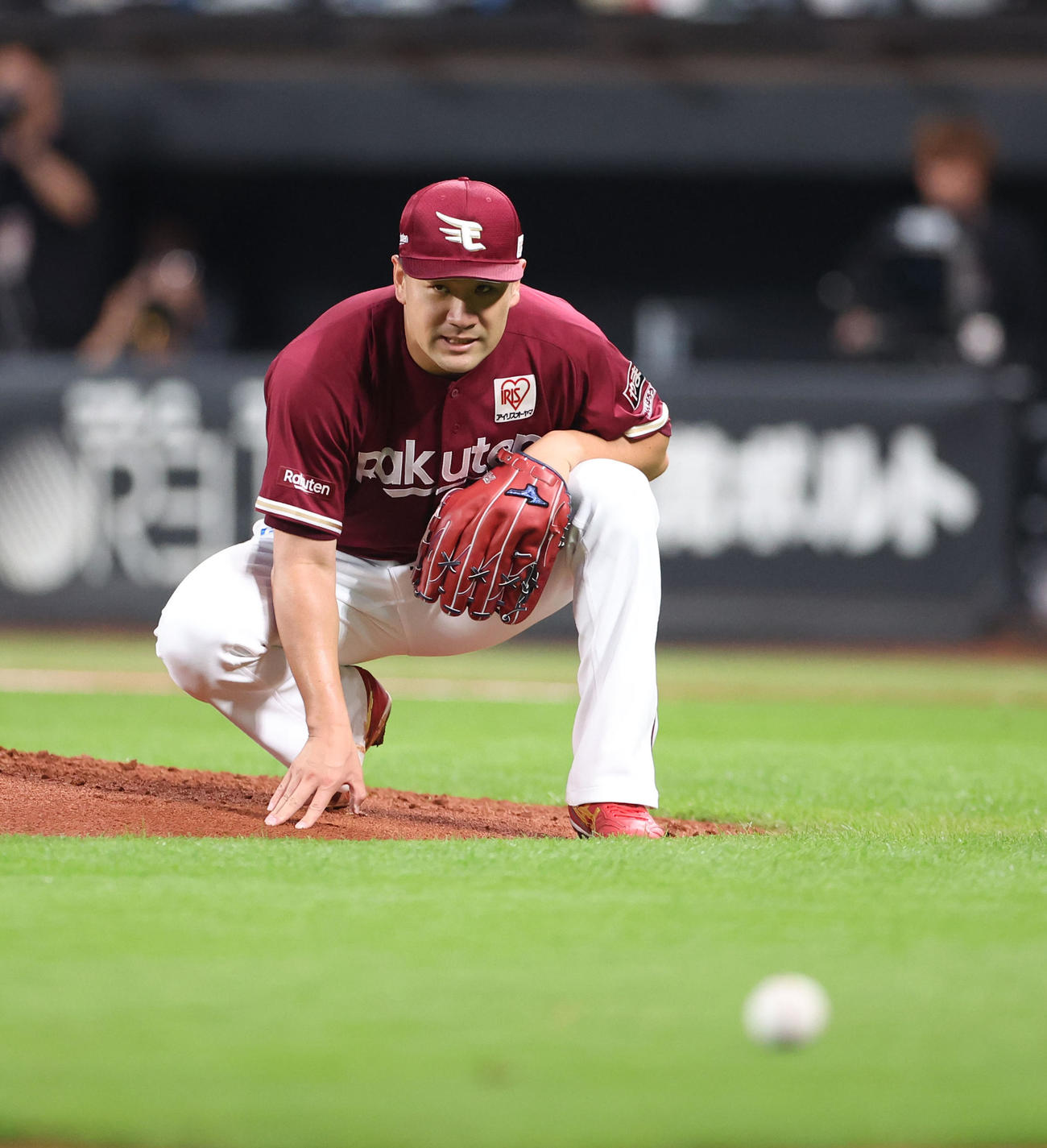 日本ハム対楽天　3回裏日本ハム1死、郡司に三内野安打を打たれる田中将（撮影・佐藤翔太）