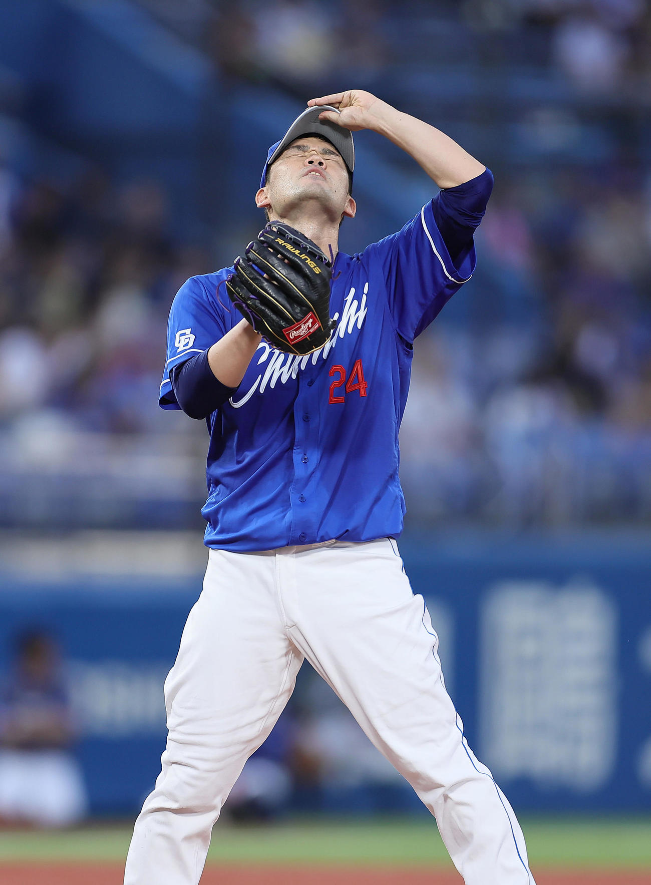 ヤクルト対中日　1回裏ヤクルト無死、並木に先頭打者本塁打を浴びた福谷（撮影・足立雅史）