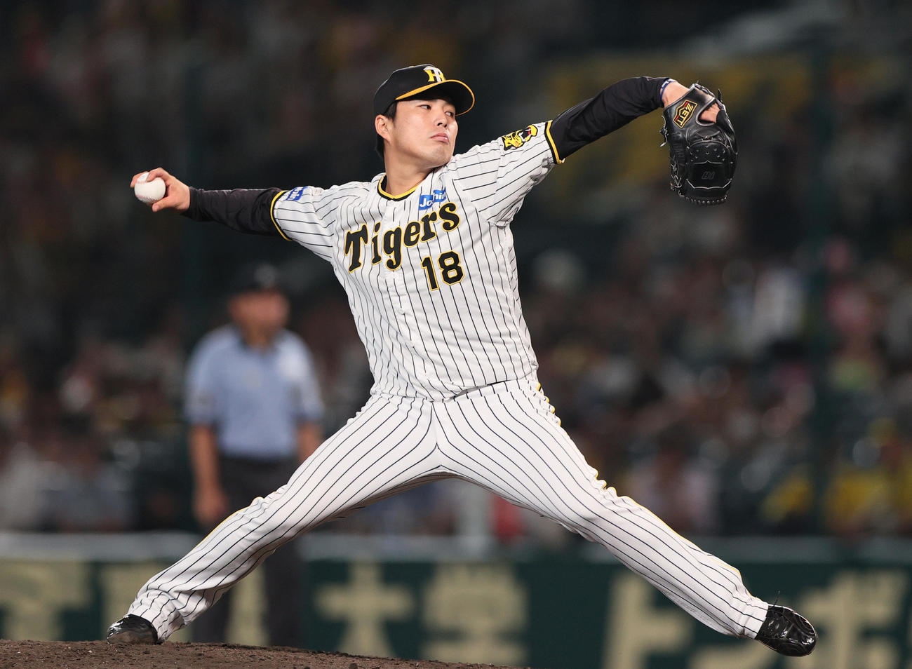 阪神4番手で登板の馬場（撮影・上山淳一）