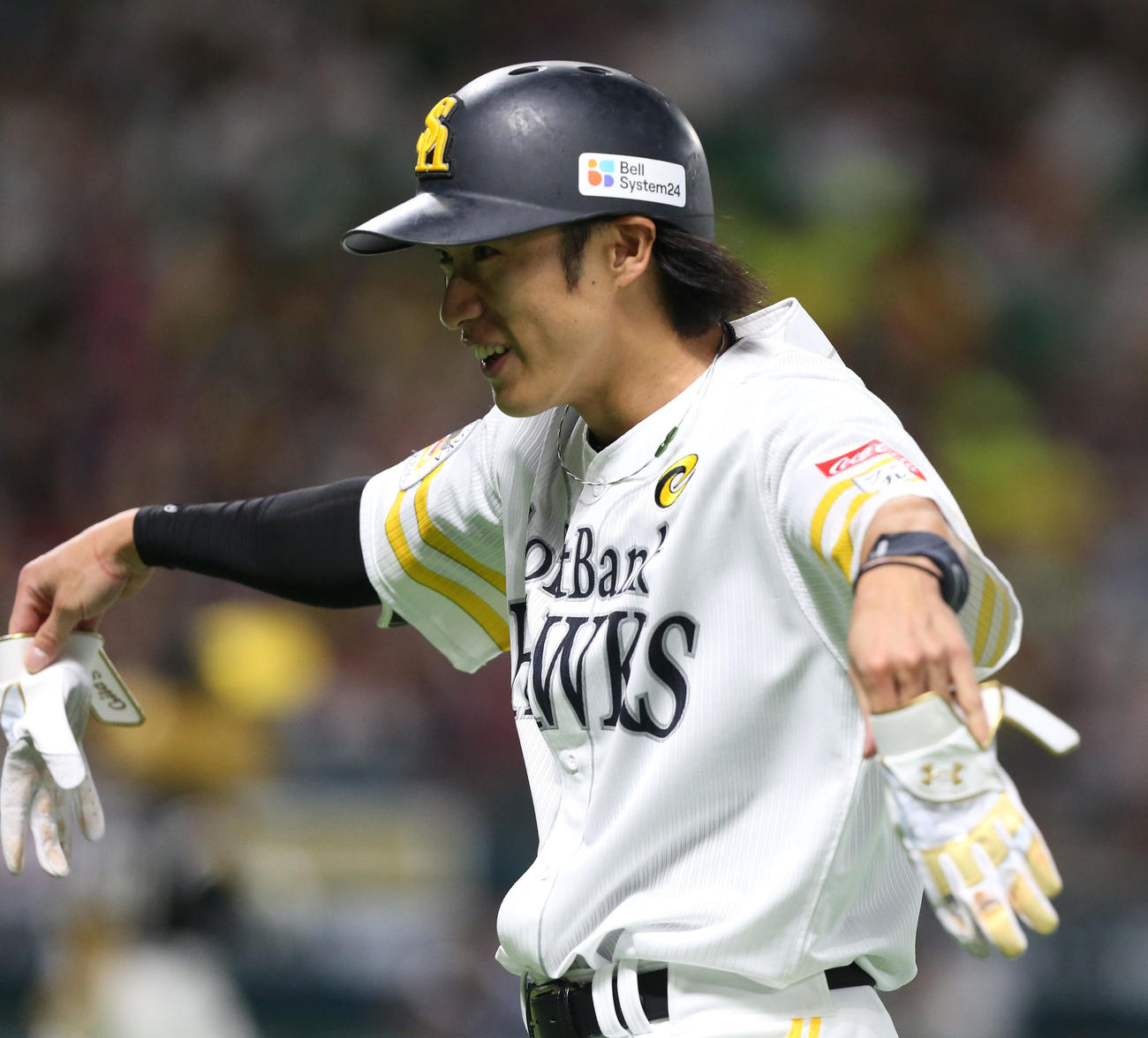 ソフトバンク対西武　5回裏ソフトバンク2死満塁、柳田は先制となる中前適時打を放ちポーズする（撮影・冨田成美）