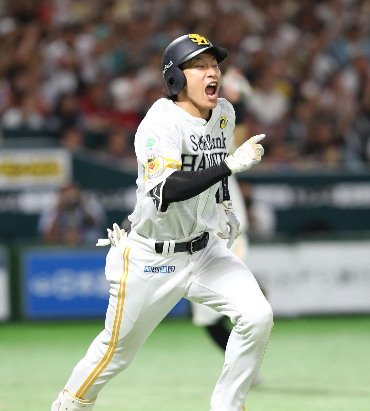 ソフトバンク対西武　5回裏ソフトバンク2死満塁、柳田は先制となる中前適時打を放つ（撮影・冨田成美）