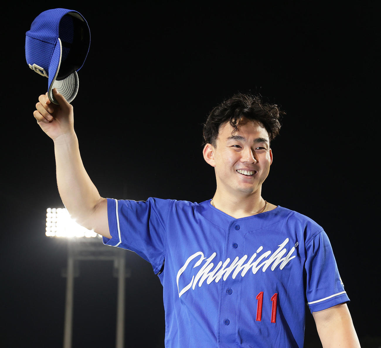 ヤクルト対中日　勝利し笑顔を見せる中日小笠原（撮影・足立雅史）