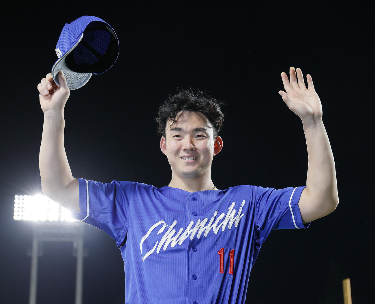 ヤクルト対中日　勝利し笑顔を見せる中日小笠原（撮影・足立雅史）