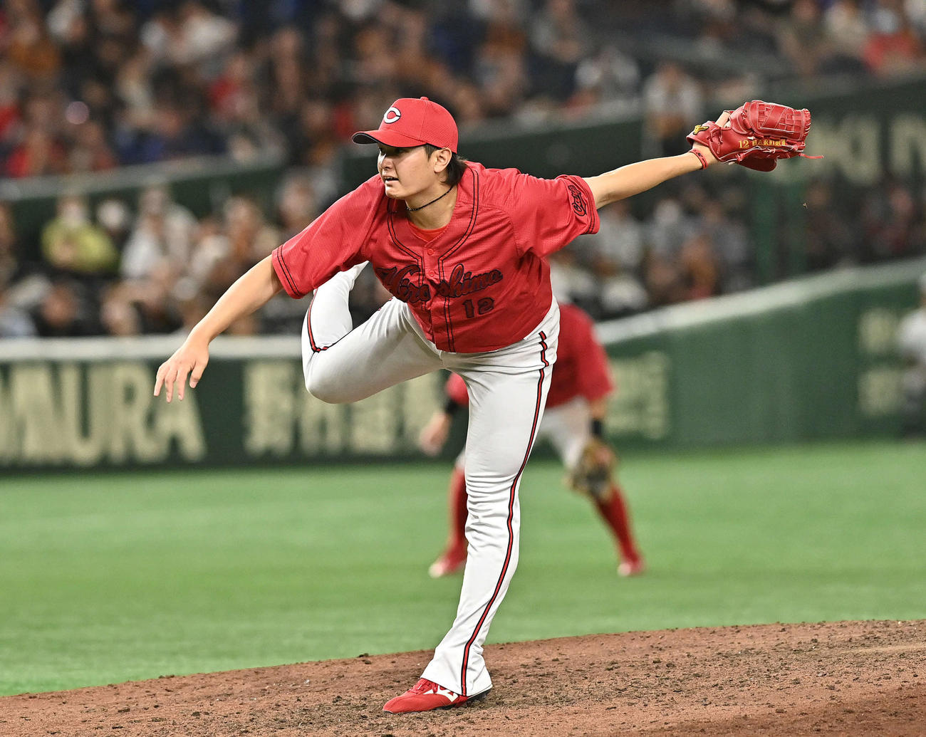 巨人対広島　広島6番手で投球する大道（撮影・滝沢徹郎）
