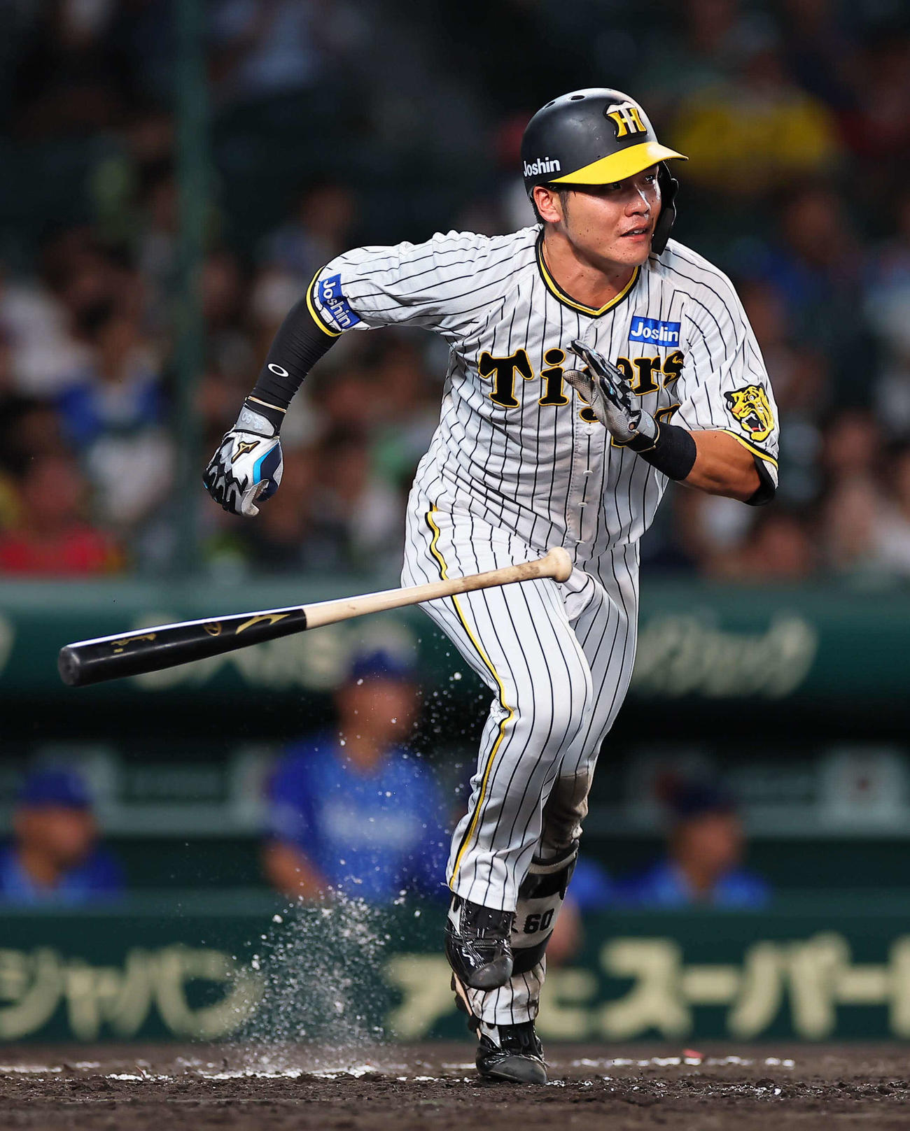 阪神対DeNA 8回裏阪神無死、小野寺は右前打を放つ（撮影・上田博志）