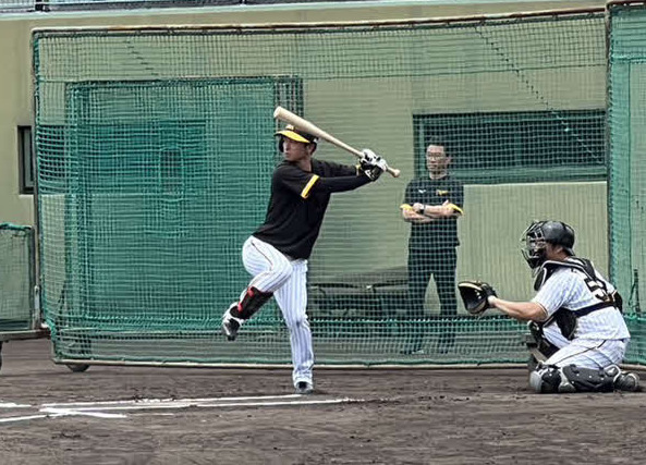 負傷離脱中の阪神近本が鳴尾浜で屋外フリー打撃とシート打撃に参加した（撮影・三宅ひとみ）