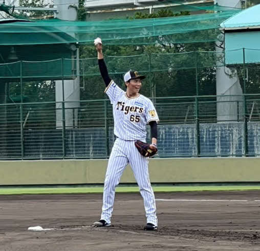 2軍調整中の阪神阪神湯浅がシート打撃投手として参加した（撮影・三宅ひとみ）