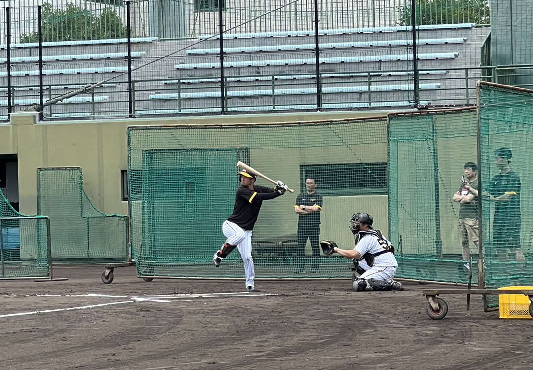 負傷離脱中の阪神近本が鳴尾浜で屋外フリー打撃とシート打撃に参加した（撮影・三宅ひとみ）