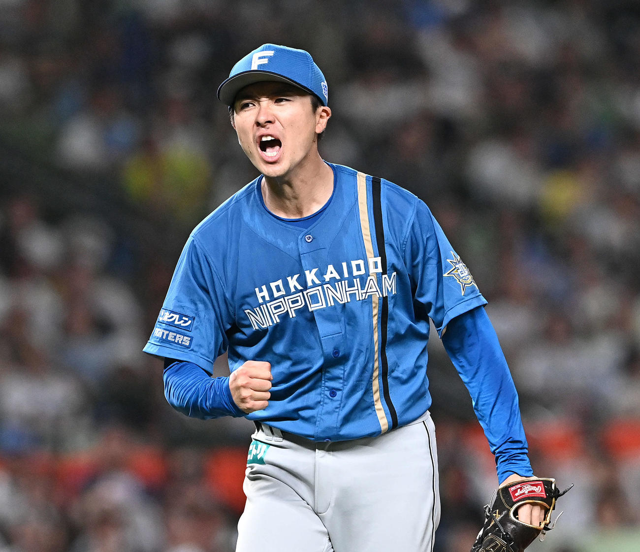 西武対日本ハム　8回裏西武2死三塁、外崎を空振り三振に仕留め雄たけびを上げる上沢（撮影・滝沢徹郎）