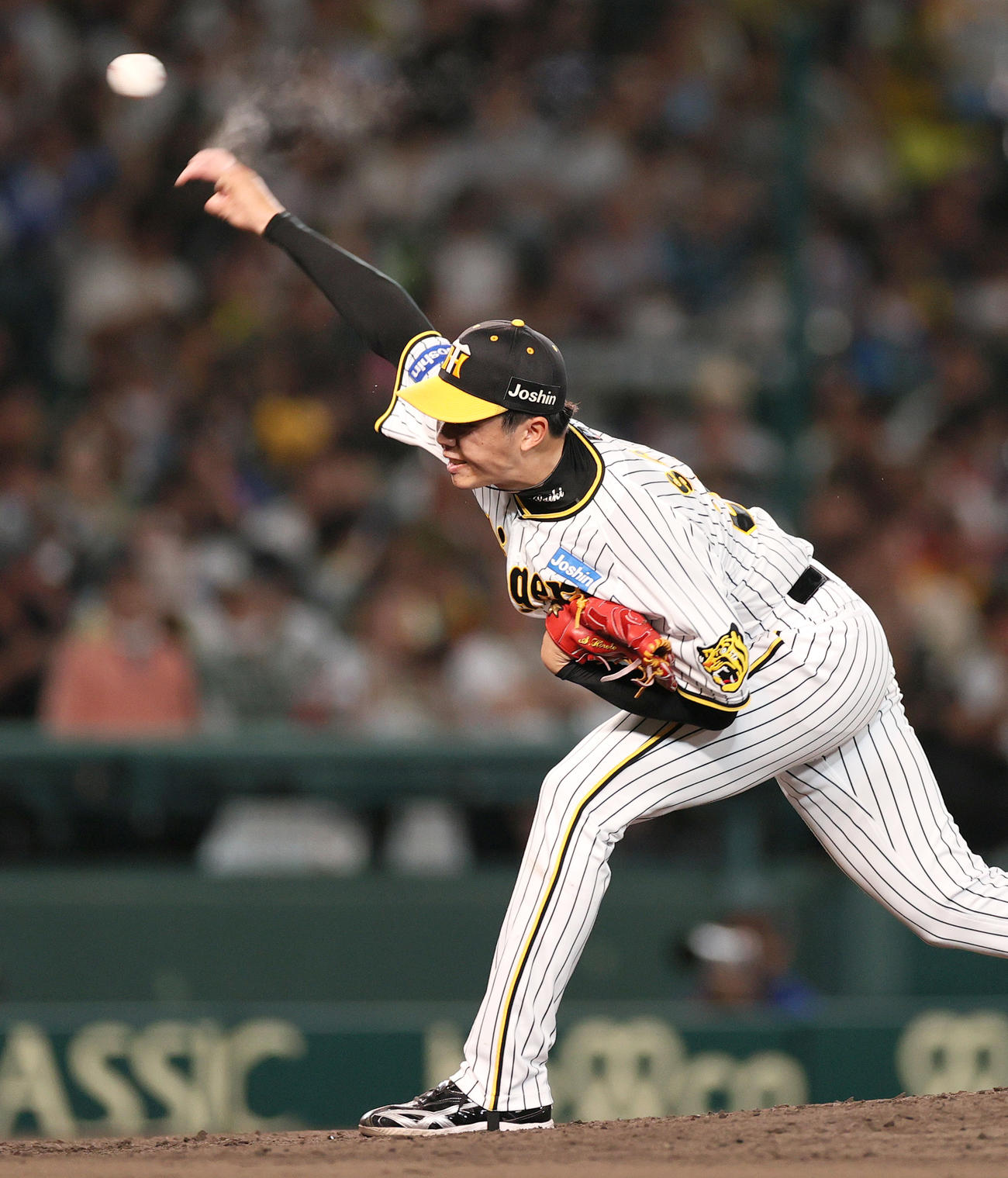 阪神対中日　力投する阪神先発の才木（撮影・上山淳一）