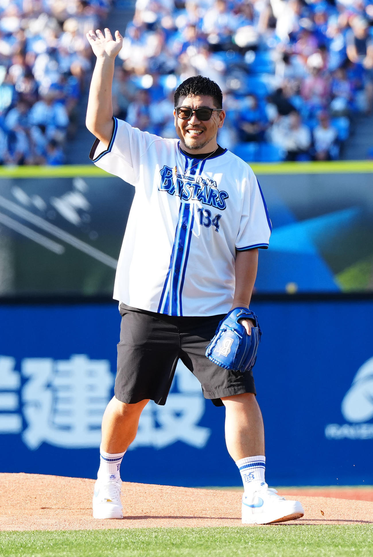 DeNA対広島　セレモニアルピッチに臨んだ湘南乃風のRED RICE（撮影・江口和貴）