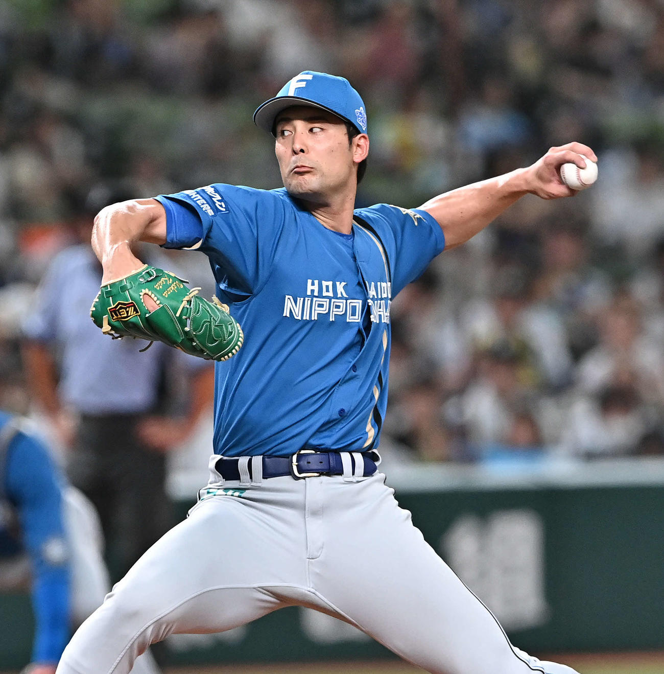 西武対日本ハム　日本ハム先発の上原（撮影・滝沢徹郎）