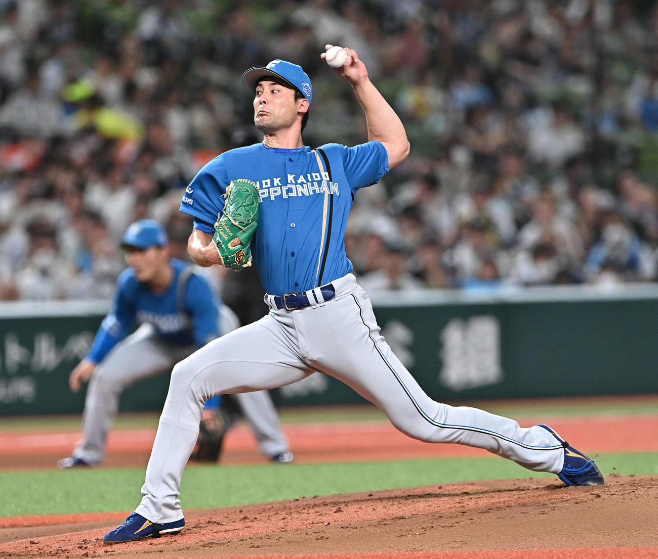 西武対日本ハム　日本ハム先発の上原（撮影・滝沢徹郎）