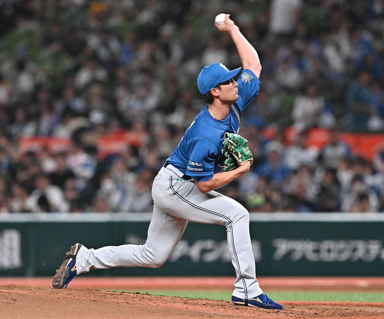 西武対日本ハム　日本ハム先発の上原（撮影・滝沢徹郎）