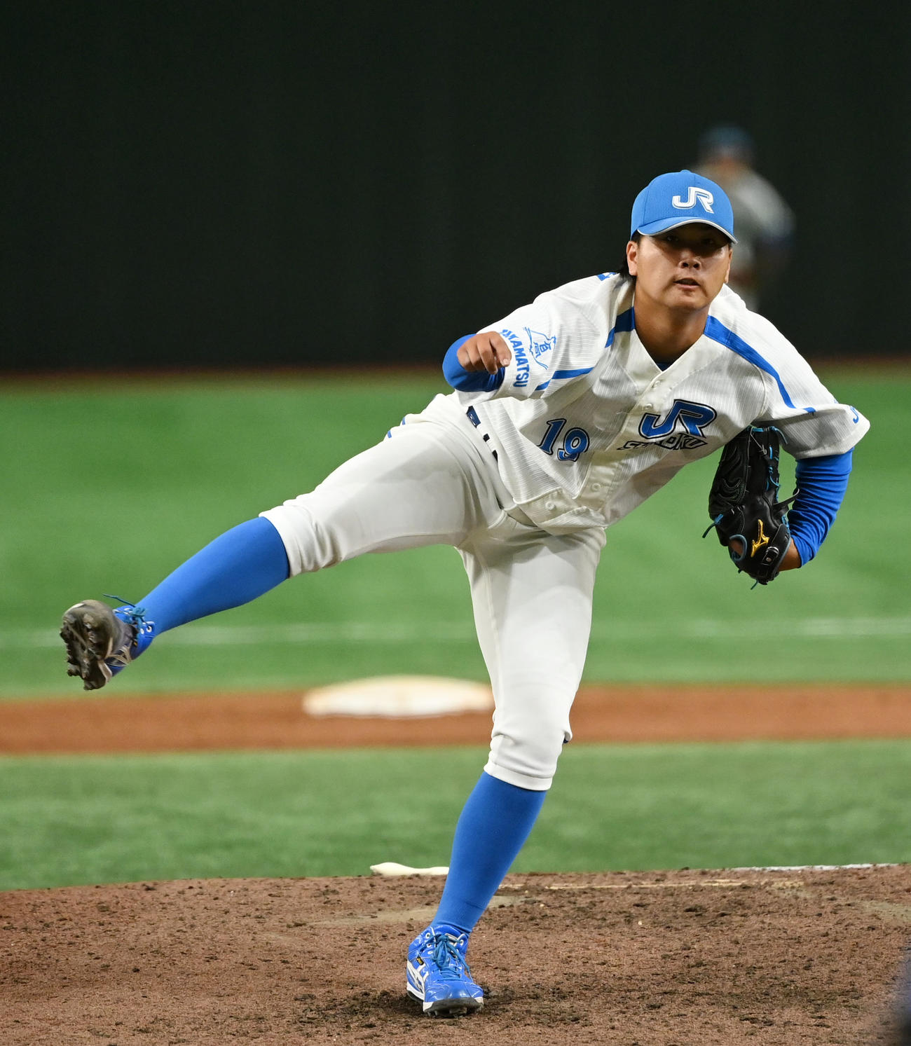 東京ガス対JR四国　力投するJR四国・近藤（撮影・横山健太）