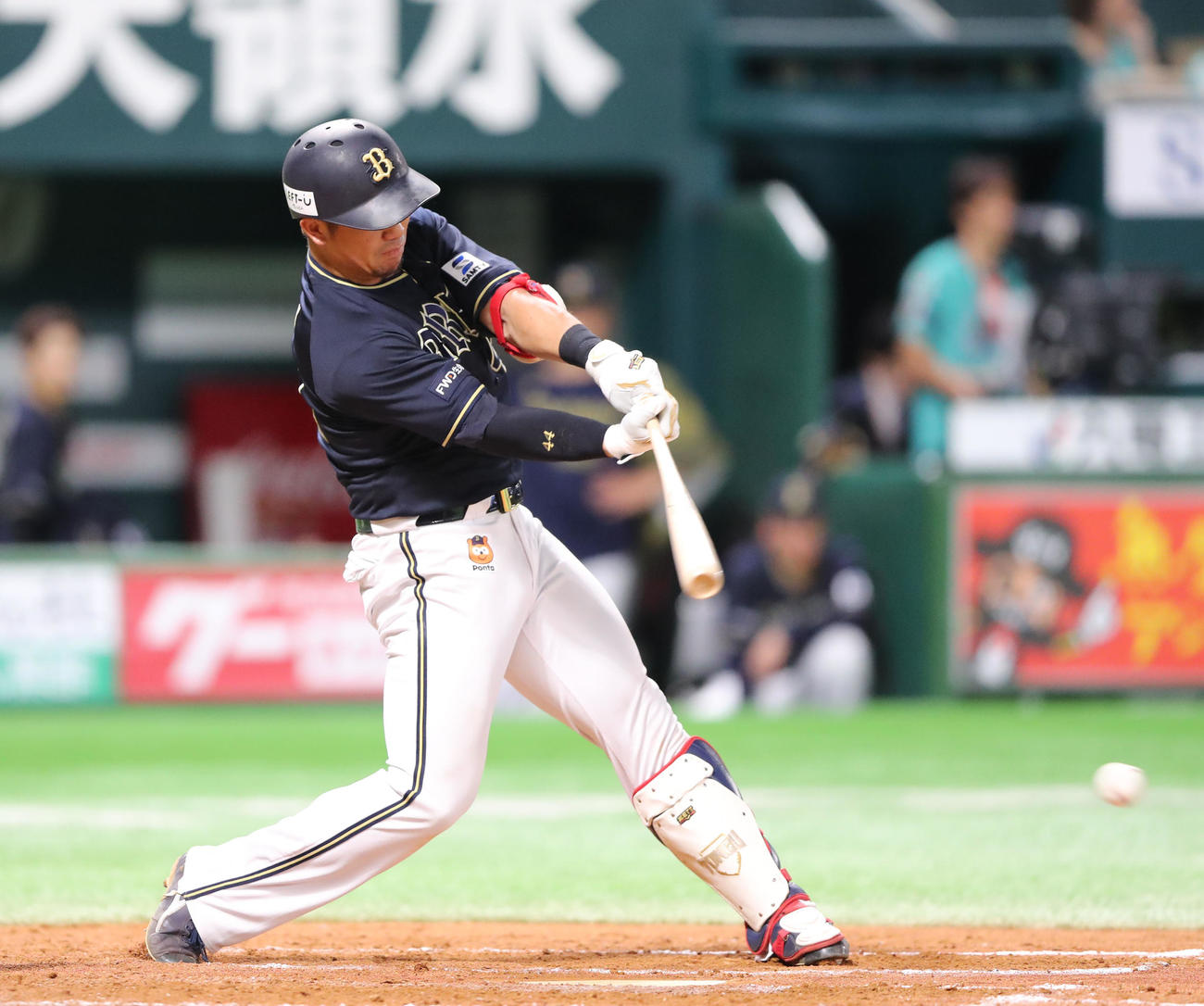 ソフトバンク対オリックス　9回表オリックス無死、頓宮は右前安打を放つ（撮影・梅根麻紀）
