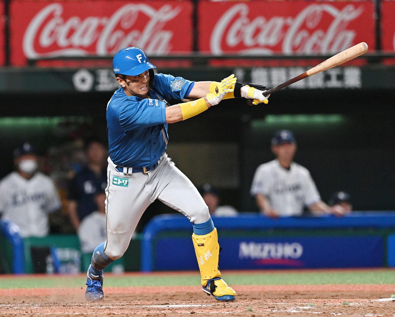 西武対日本ハム　5回表日本ハム無死、山田は二塁内野安打を放つ（撮影・滝沢徹郎）