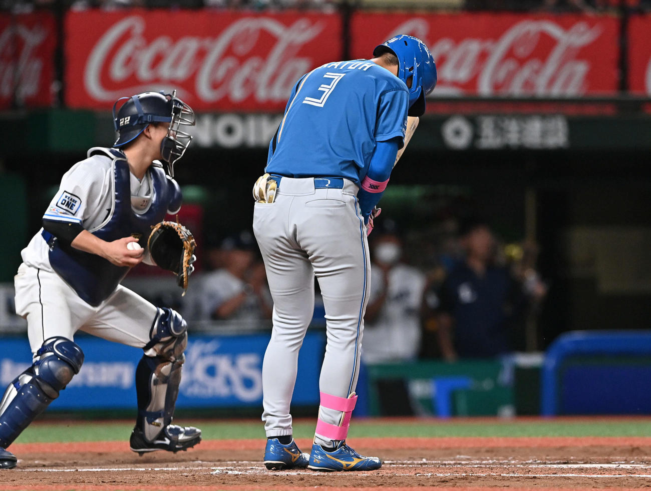 西武対日本ハム　7回表日本ハム1死満塁、加藤豪は見逃し三振に倒れる（撮影・滝沢徹郎）