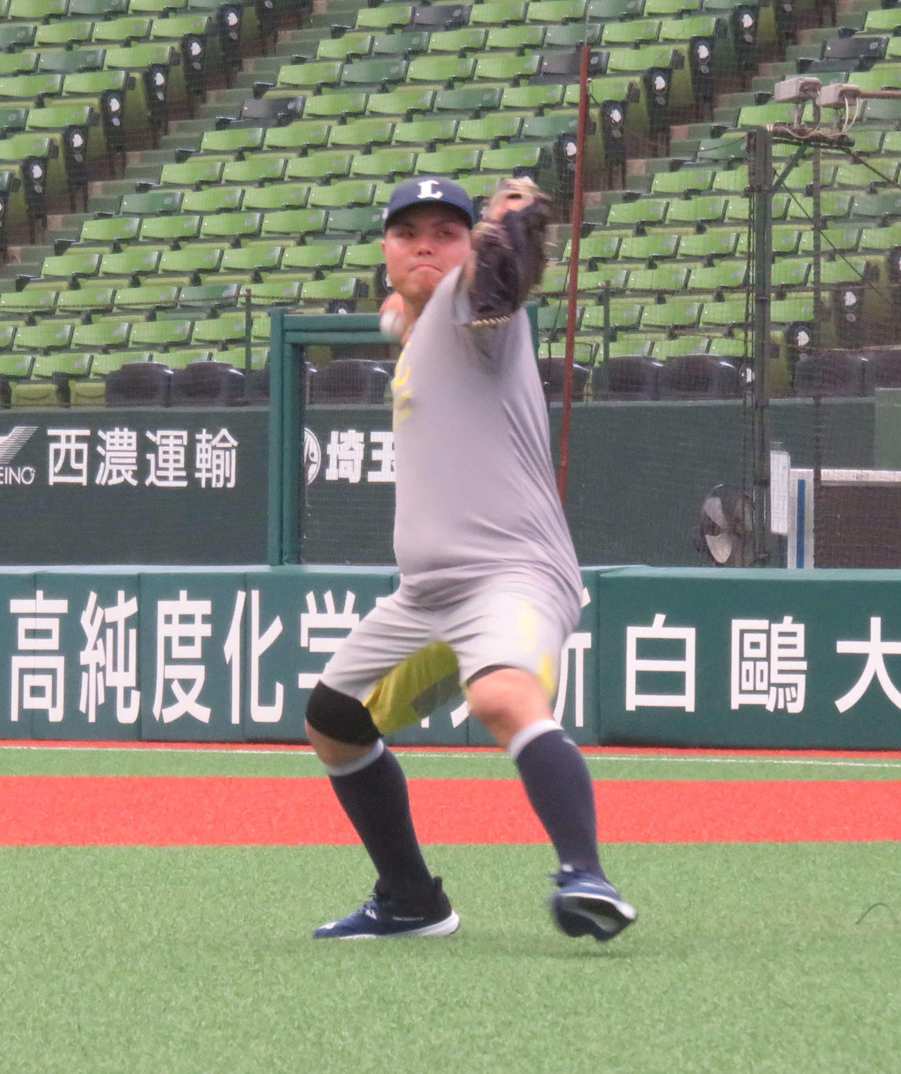 球宴登板を前にベルーナドームで調整を行う西武平良