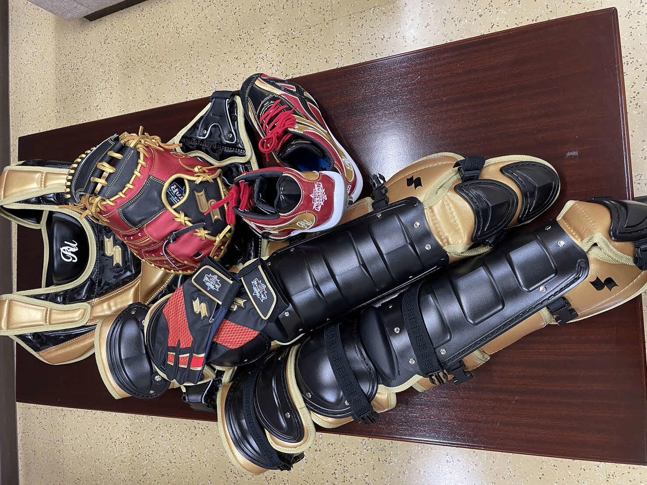 阪神梅野が球宴で使用する用具（SSK社提供）