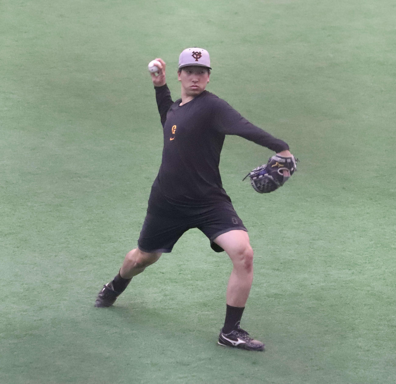 ジャイアンツ球場で汗を流す巨人大勢（撮影・小早川宗一郎）
